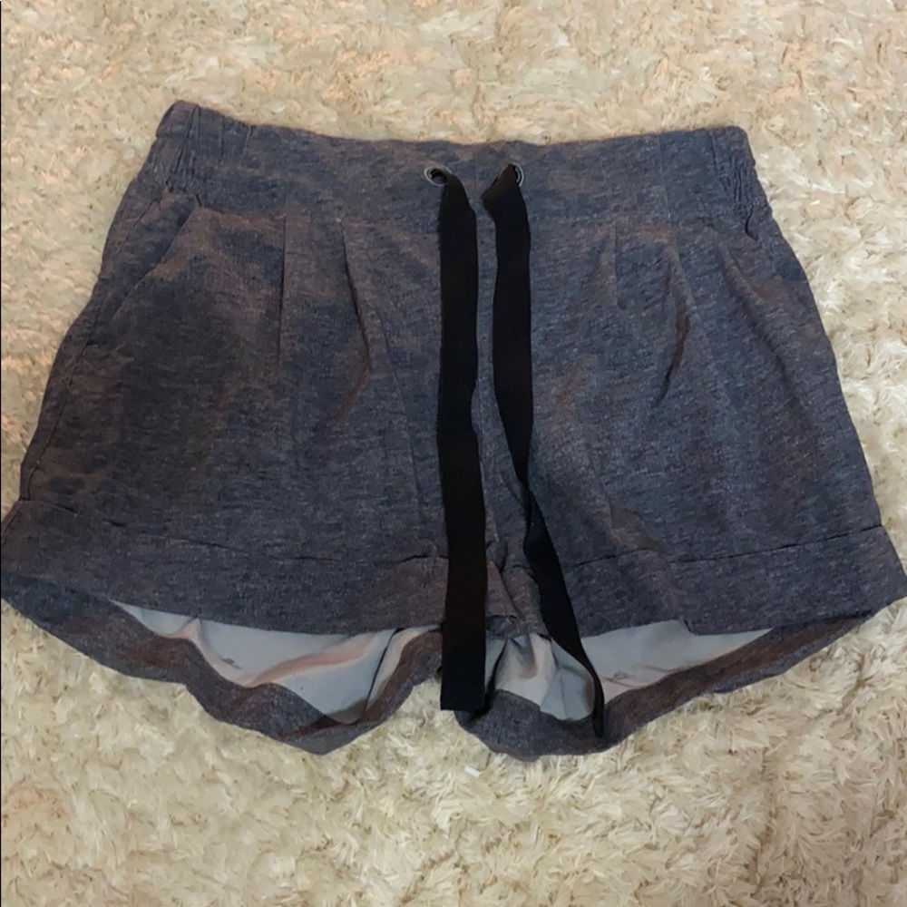 Lulu lemon active shorts